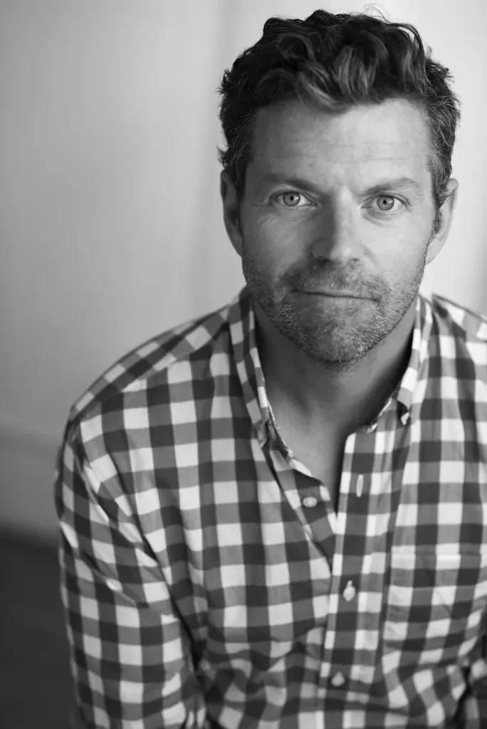 Dave Holmes - Biography