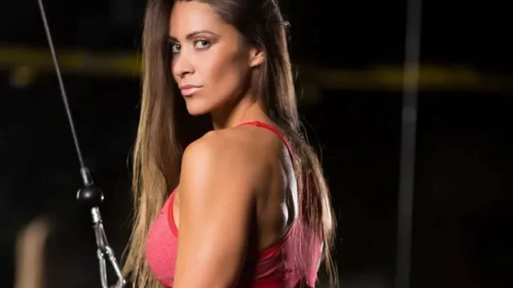 Anaïs Zanotti Biography: Age, Height, Husband, Parents, Net Worth, Skydiving, Stunts, Fitness Career, Ethnicity