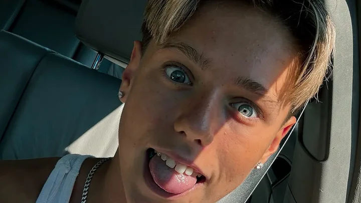 Judah Scott Biography: Nationality, Girlfriend, Net Worth, Age, Parents, Siblings,  TikTok, Songs & Albums, Tours