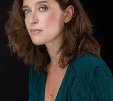 Elsa Saisio Biography: Net Worth, Movies, Husband, Parents, Age, Religion, Height, Ethnicity, Girlfriend