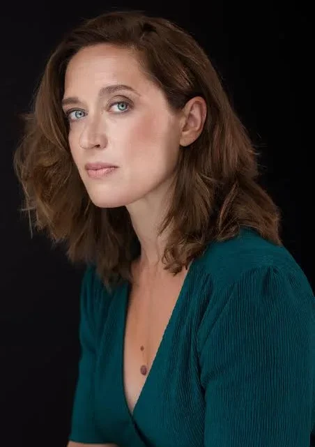 Elsa Saisio Biography: Net Worth, Movies, Husband, Parents, Age, Religion, Height, Ethnicity, Girlfriend