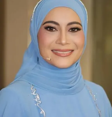Erliyana Amira Biography: Age, Family, Net Worth, Fashion, Ethnicity, Instagram