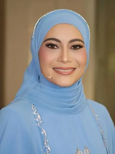 Erliyana Amira Biography: Age, Family, Net Worth, Fashion, Ethnicity, Instagram