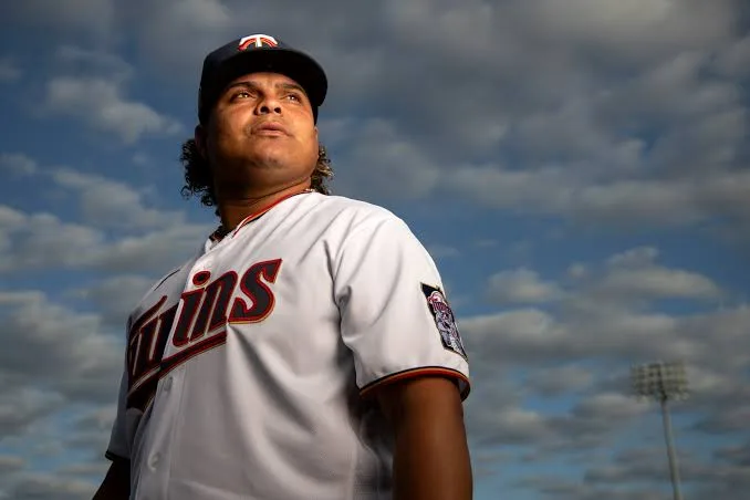 Willians Astudillo Biography: Age, Kids, Height, Net Worth, Parents, Brother, Nickname, Career, Trophies