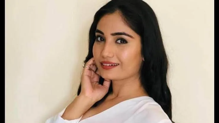 Khushboo Atre - Biography
