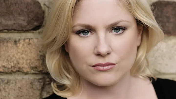 Helen Dallimore Biography: Age, Husband, Parents, Height, Net Worth, Musicals, Movies & TV Shows