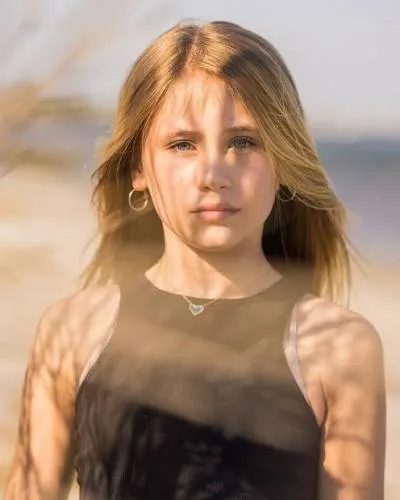 Parker Annabelle - Biography