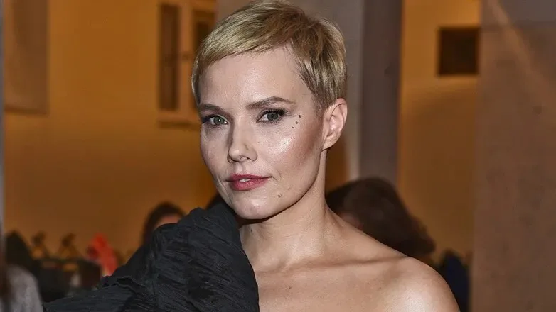 Roma Gąsiorowska Biography: Movies & TV Shows, Net Worth, Husband, Age, Kids, Parents, Sister, Height, Ethnicity