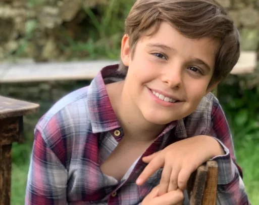 Iker García Biography: Age, Songs, Girlfriend, Net Worth, Height, Instagram, Films, Parents