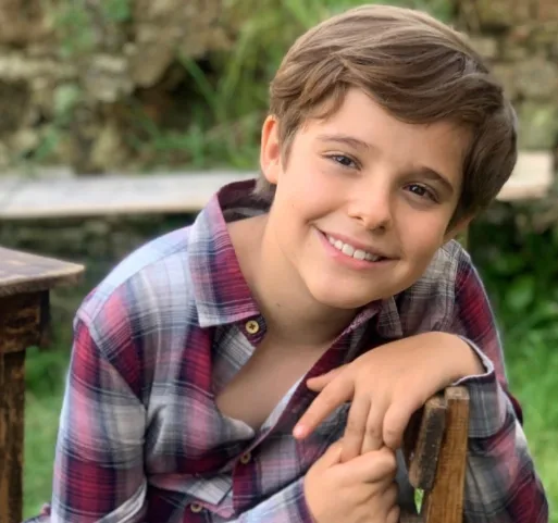 Iker García Biography: Age, Songs, Girlfriend, Net Worth, Height, Instagram, Films, Parents