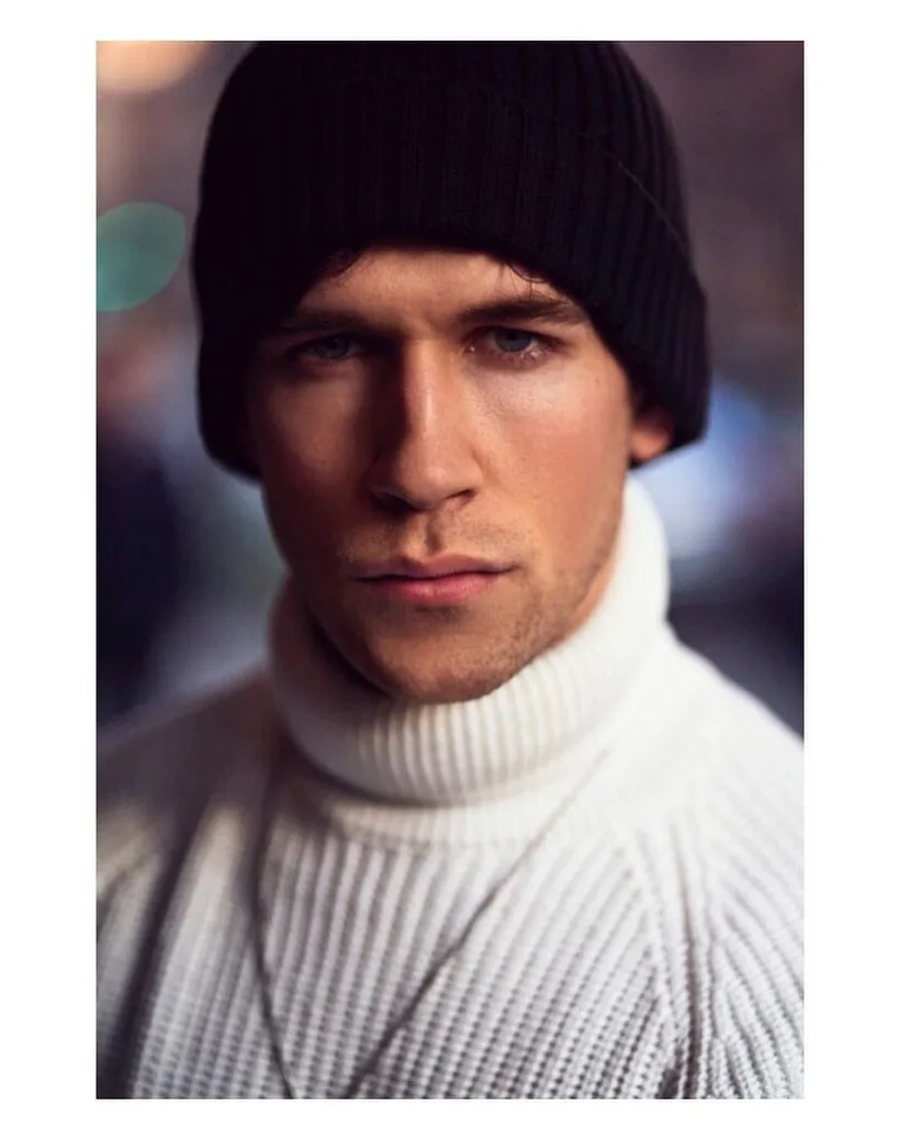 Austin Thomas - Biography