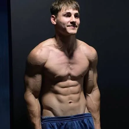 Giuliano Stroe Biography:  Girlfriend, Age, Parents, Siblings, Height, Net Worth, Boxing, Nationality, World Records