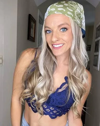 Mackenzie McKee - Biography