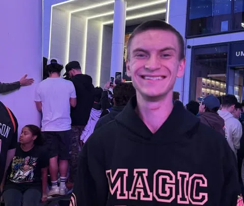 Ari Shumbres Biography: Siblings, Family, Age, Net Worth, Height, Parents, Instagram