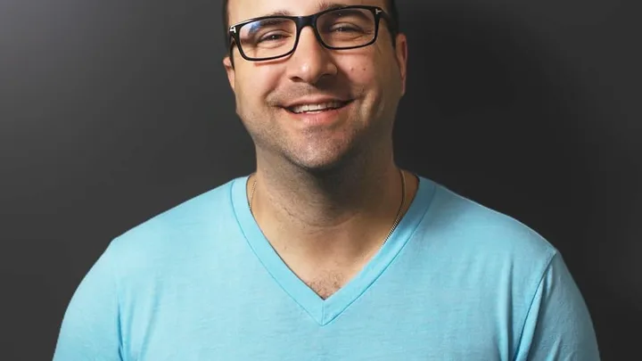 Phillip Glasser Biography: Wife, Age, Kids, Height, Net Worth, Parents, Movies & TV Shows, Awards
