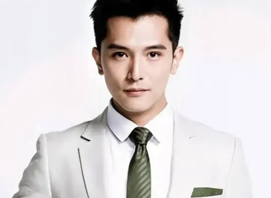 Roy Chiu Biography: Net Worth, Height, Songs, Wife, Parents, Age, Religion, Songs, Ethnicity, Awards