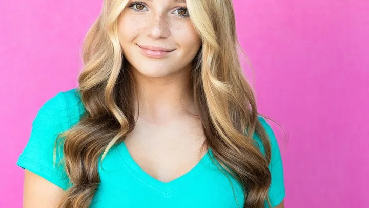 Victoria Belle Biography: Boyfriend, Films, Net Worth, Height, YouTube, Age, Parents