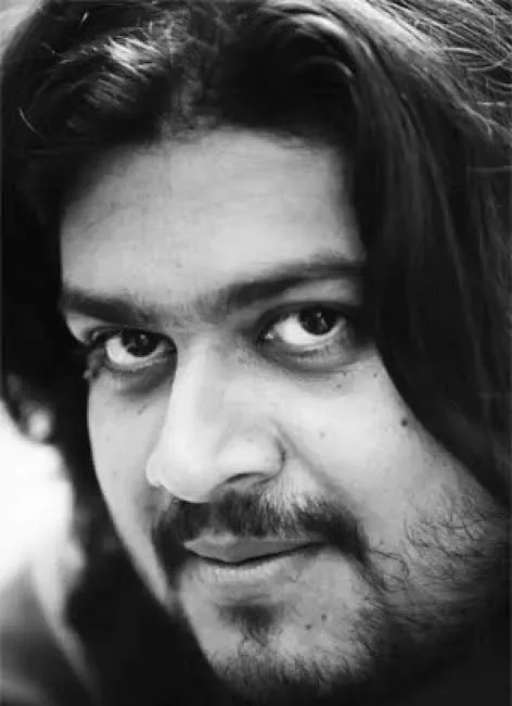Om Raut - Biography