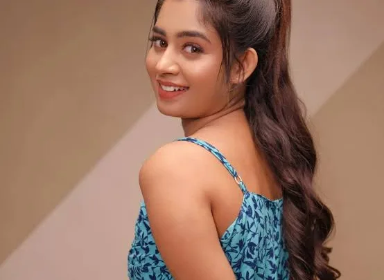 Janany Kunaseelan Biography: Age, Boyfriend, Height, Net Worth, Parents, Movies, Bigg Boss, Education