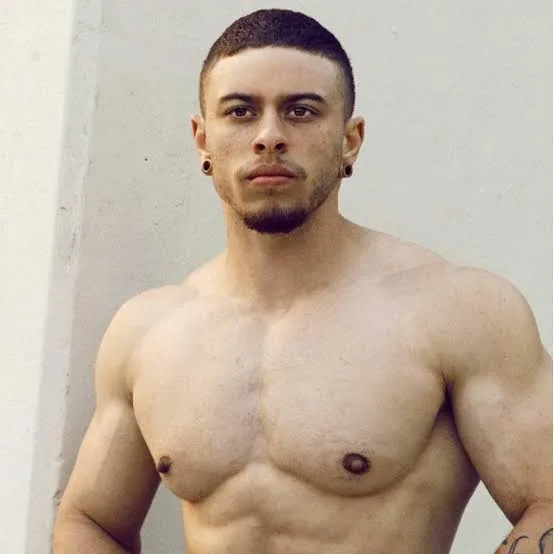 Ajay Holbrook Biography: Age, Girlfriend, Instagram, Fitness, Net Worth, Bodybuilder, Career