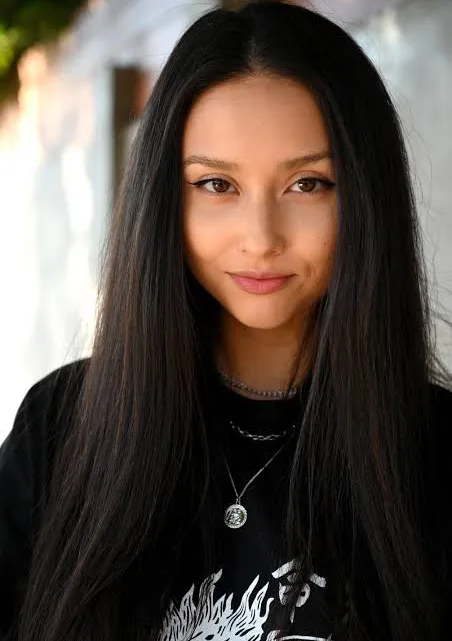 Lora Lee Biography: Husband, Age, Height, Net Worth, Parents, Movies & TV Shows, The Mule, Conan