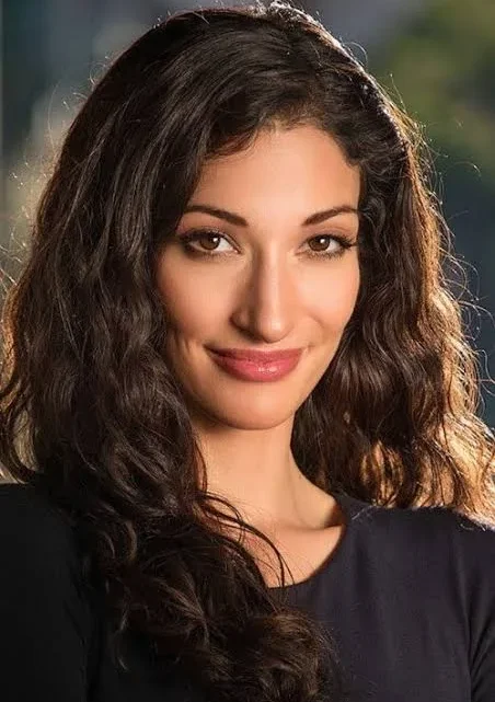 Crystal Mantecon Biography: Net Worth, Height, Movies, Boyfriend, Parents, Ethnicity, Instagram, Awards, Age