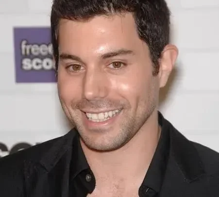 Micah Sloat Biography: Net Worth, Height, Age, Parents, Ethnicity, Songs, Wife, Movies, Awards