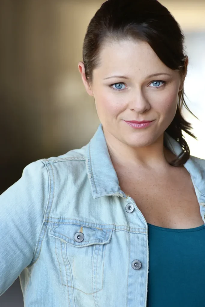 Amy Halloran - Biography