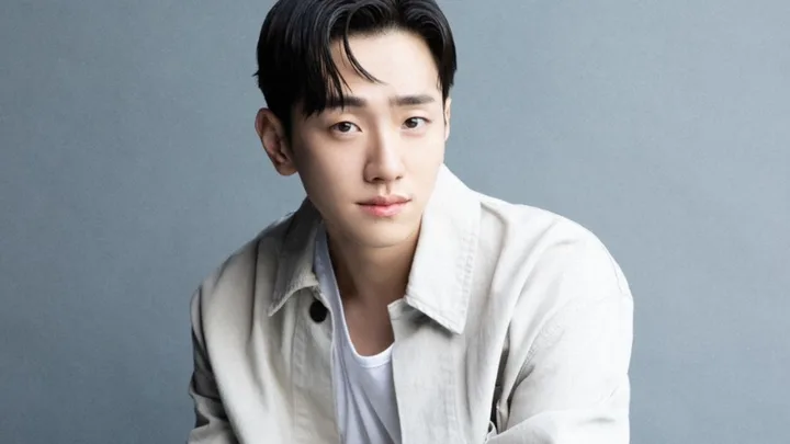 Nam Yoon-su Biography: Age, Net Worth, Siblings, Height, Movies & TV Shows, Instagram
