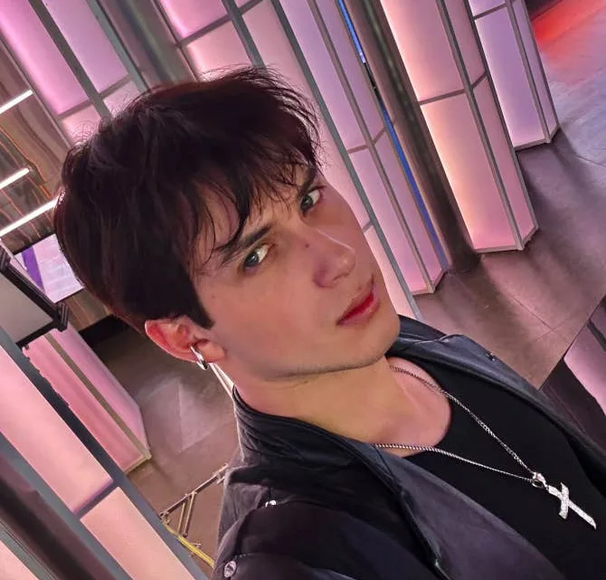 Alejandro Aramburú Biography: Net Worth, Songs, TV Shows, Age, Parents, Sibling, Height, TikTok