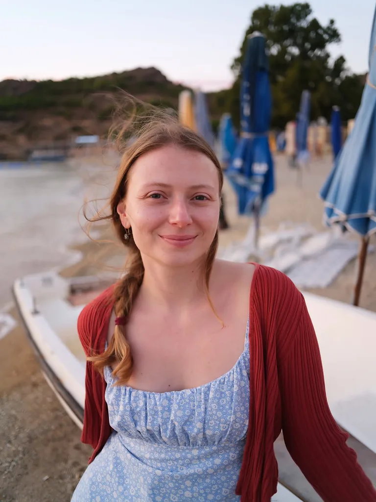 Yasemin Szawlowski - Biography