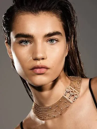Meghan Roche Biography: Age, Height, Net Worth, Sister, Parents, Boyfriend, Runway Career, Givenchy