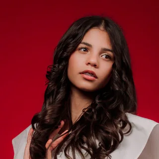 Victoria Nicole - Biography