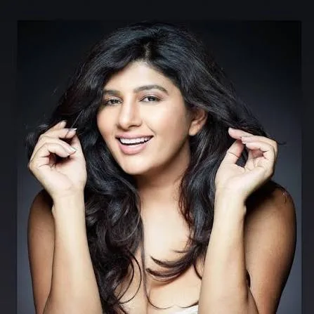 Isha Chhabra - Biography