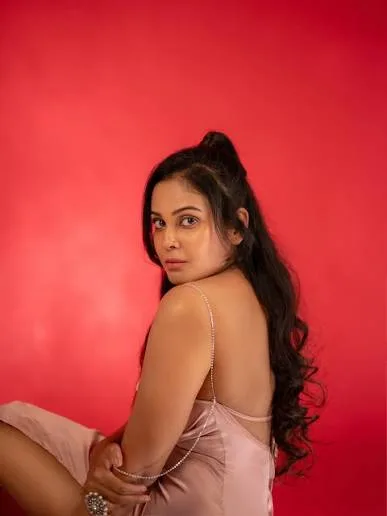 Chandini Tamilarasan - Biography