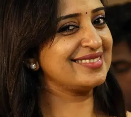Sona Nair Biography: Net Worth, Height, Husband, Age, Awards, Parents, Ethnicity, Religion