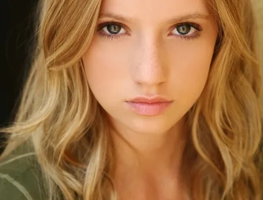 Madison Leisle Biography: Age, Boyfriend, Height, Net Worth, Parents, Brothers, Movies & TV Shows, Awards