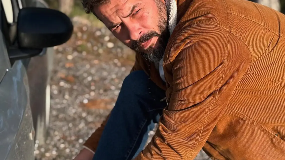 Anıl İlter Biography: Net Worth, TV Series, Wife, Age, Daughter, Parents, Brother, Height, Movies, Twitter