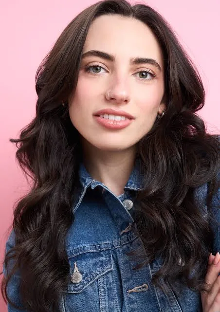 Sophia Sherman Biography: Age, Height, Parents, Net Worth, Fiancé, Kids, YouTube, SoElleGirls, Instagram