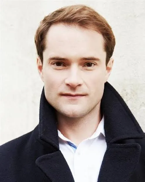 Peter Sandys-Clarke - Biography