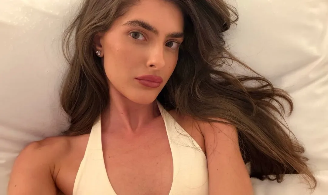 Alexis Linder Biography: Age, Awards, Siblings, Books, Net Worth, Height