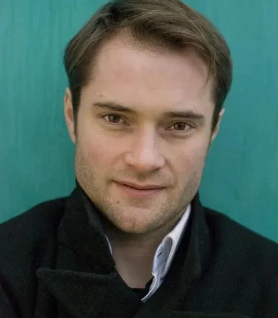 Peter Sandys-Clarke Biography: Height, Net Worth, Awards, Age, Girlfriend, Parents, Movies, Ethnicity