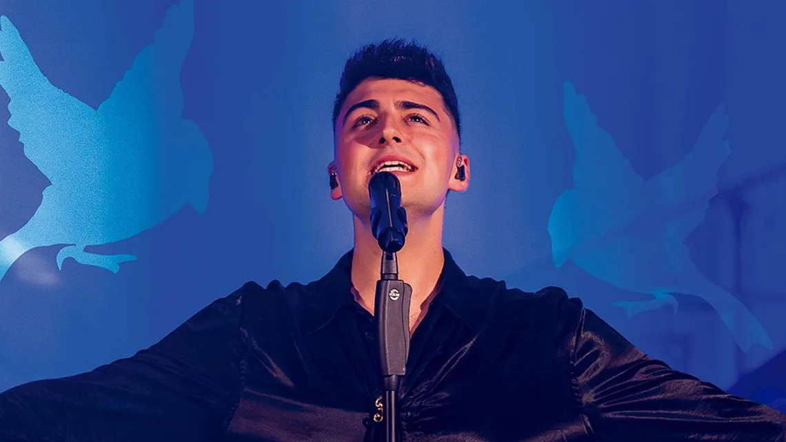 Juanjo Bona Biography: Instagram, Real Name, Age, Boyfriend, Parents, Brother, Height, Net Worth, Songs