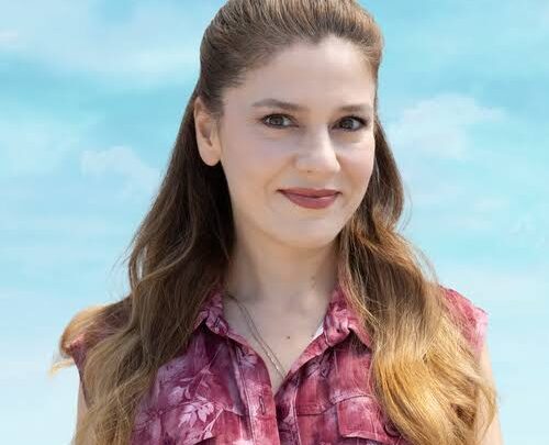 Selen Domaç Biography: Age, Husband, Height, Net Worth, Parents, Movies & TV Series
