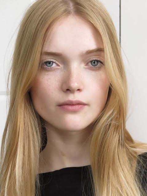 May Bell Biography: Age, Height, Net Worth, Parents, Boyfriend, Twin Sister, Movies & TV Shows, Instagram