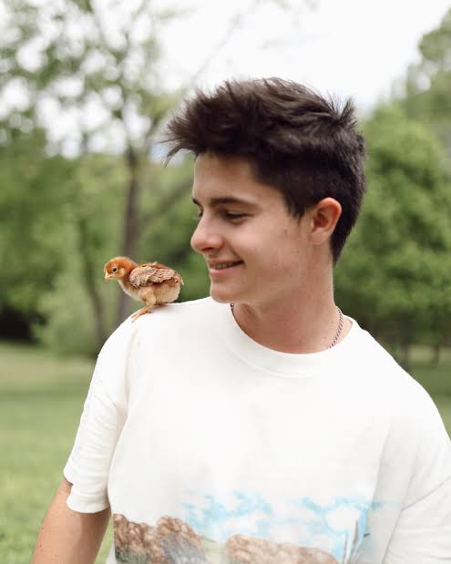 Brock Mikesell Biography: Age, Wife, Twin Brother, Height, Net Worth, Parents, YouTube Channel, Instagram