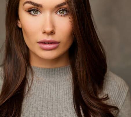 Alex Swift Biography: Age, Height, Net Worth, Parents, Ex-Boyfriend, Brother, Instagram, Career
