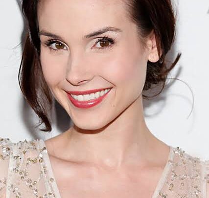 Kristina Anapau Biography: Husband, Age, Kids, Height, Net Worth, Parents, Movies & TV Shows, Black Swan
