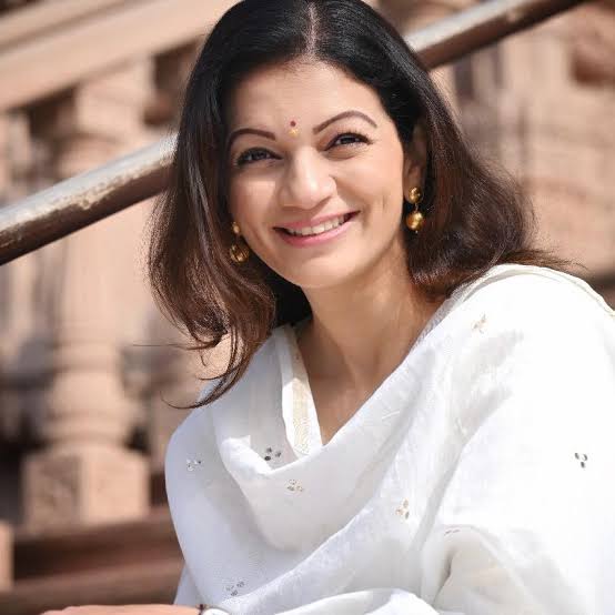 Prachi Shah Biography: Husband, Age, Daughter, Height, Net Worth, Parents, Movies & TV Shows, Kathak