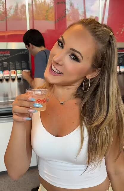 PurpleStars02 Biography: Age, Real Name, Boyfriend, Height, Net Worth, Parents, YouTube, Lipsessed